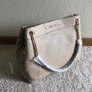 NWT Michael Kors Jet Set Tote- Beige